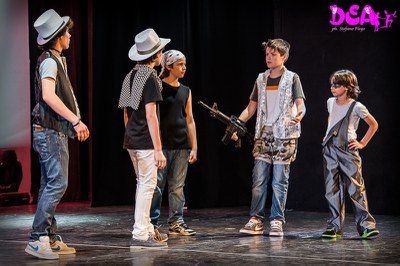  (<a class="download" href="http://biscottino.netfarm.it:8082/dearte/backstage2013/mg-4521.jpg/at_download/image">Download</a>)