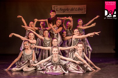  (<a class="download" href="http://biscottino.netfarm.it:8082/dearte/boranelcuor2016/mg-8725.jpg/at_download/image">Download</a>)
