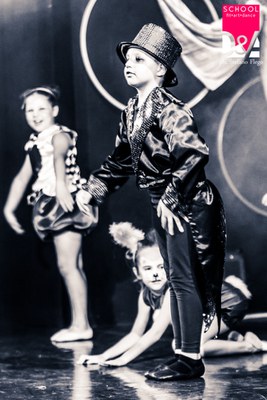  (<a class="download" href="http://biscottino.netfarm.it:8082/dearte/giornoalcirco2015/mg-0299.jpg/at_download/image">Download</a>)